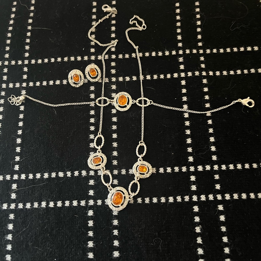 Chic Silver and Orange Necklace Set